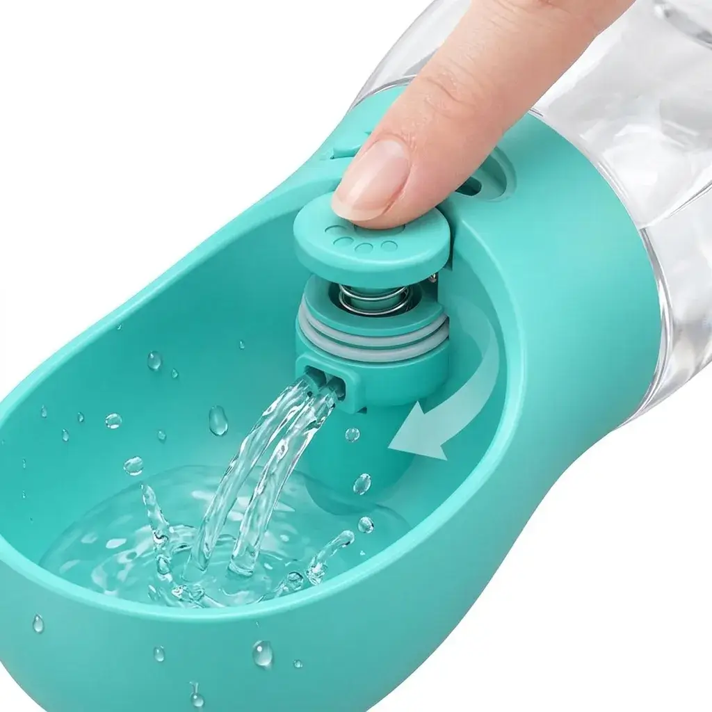 Mecanismo de un solo botón: el agua vuelve dentro de la botella